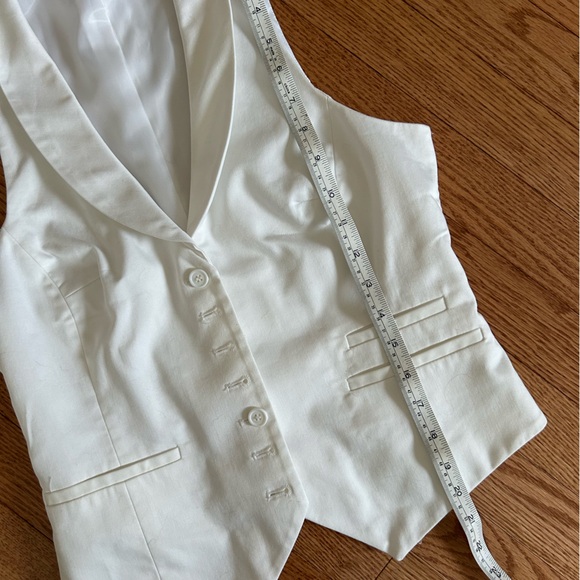 Fully lined shawl collar vest. - Picture 5 of 11